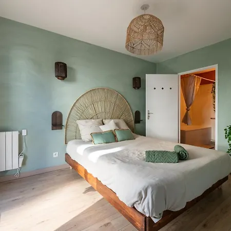 Bali Train Station - M2 * Montévrain