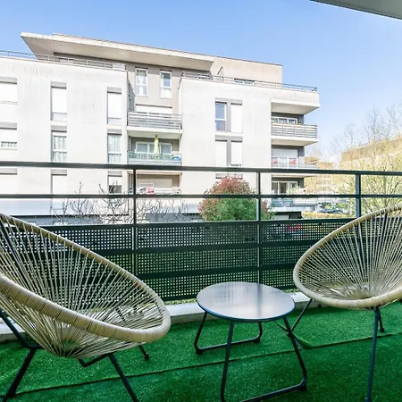 Bali Train Station - M2 Daire